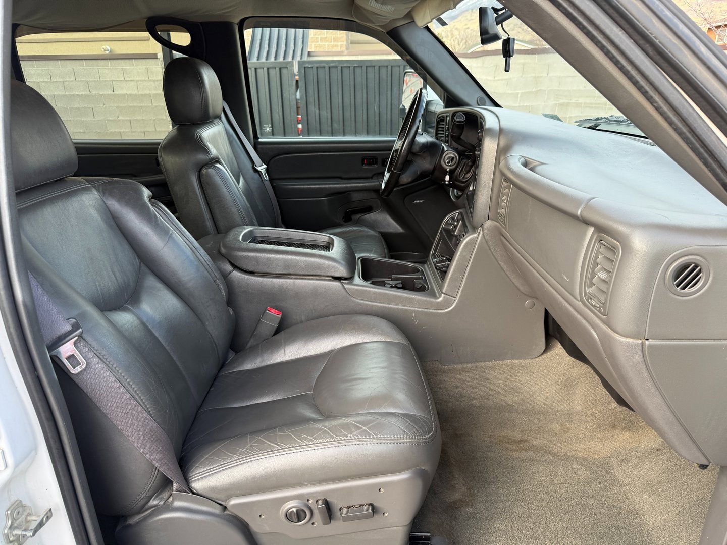 Used 2007 Chevrolet Silverado 2500 LT w/ Heavy-Duty Power Package image 24