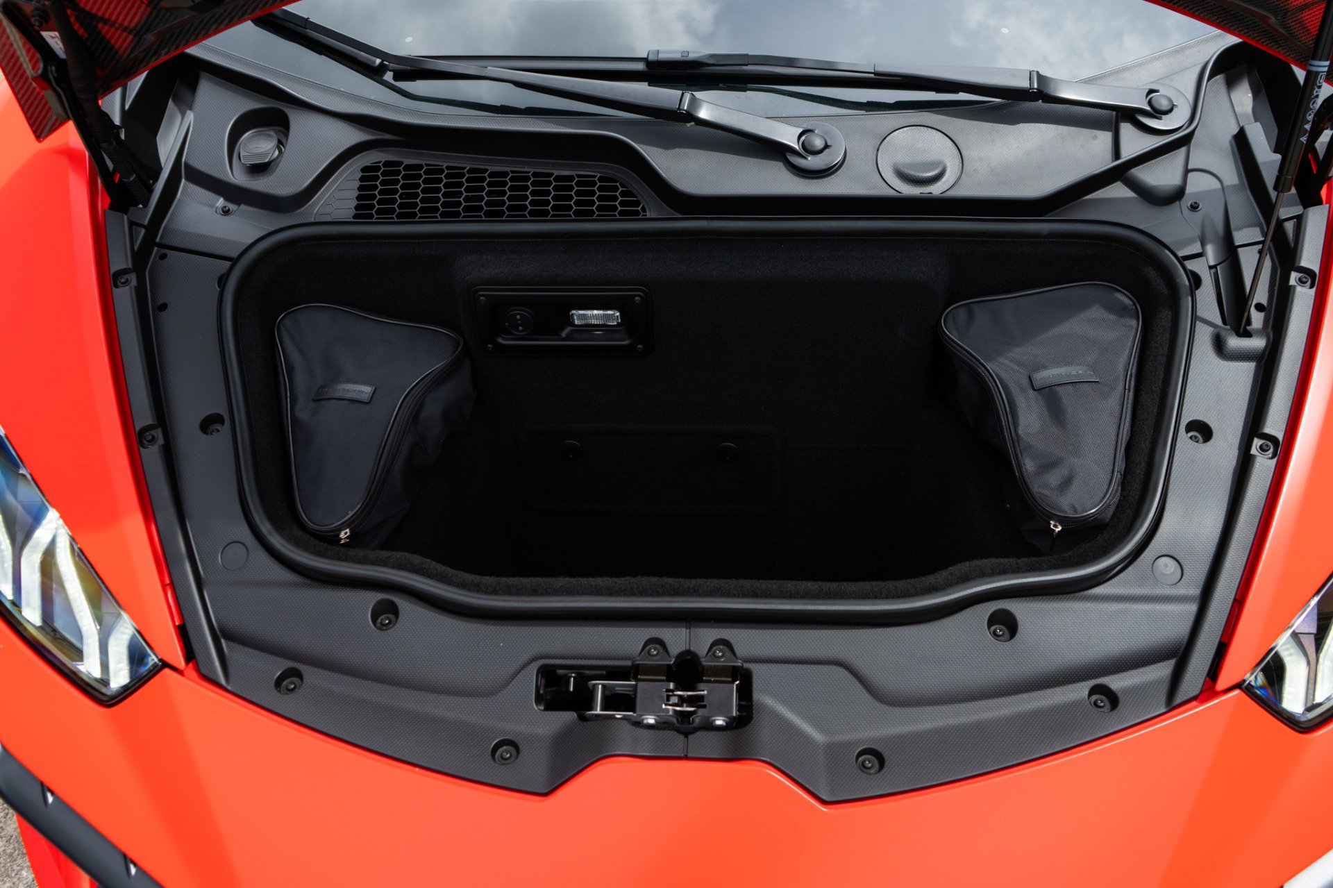 Used 2023 Lamborghini Huracan Tecnica image 36