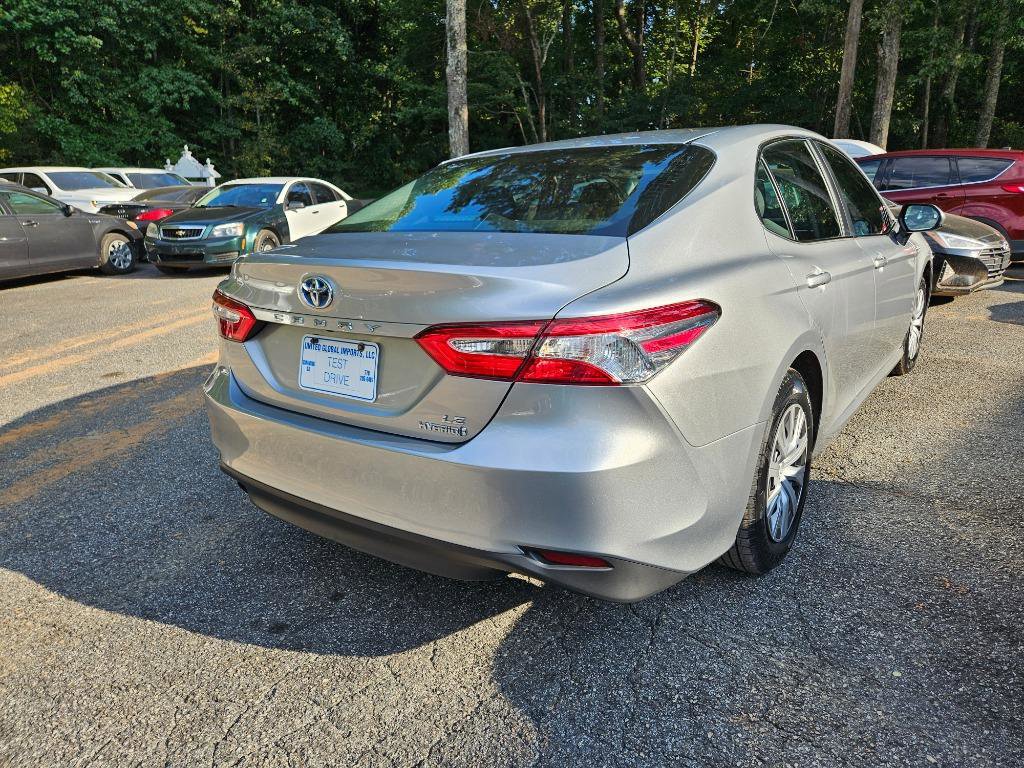 Used 2018 Toyota Camry LE image 7
