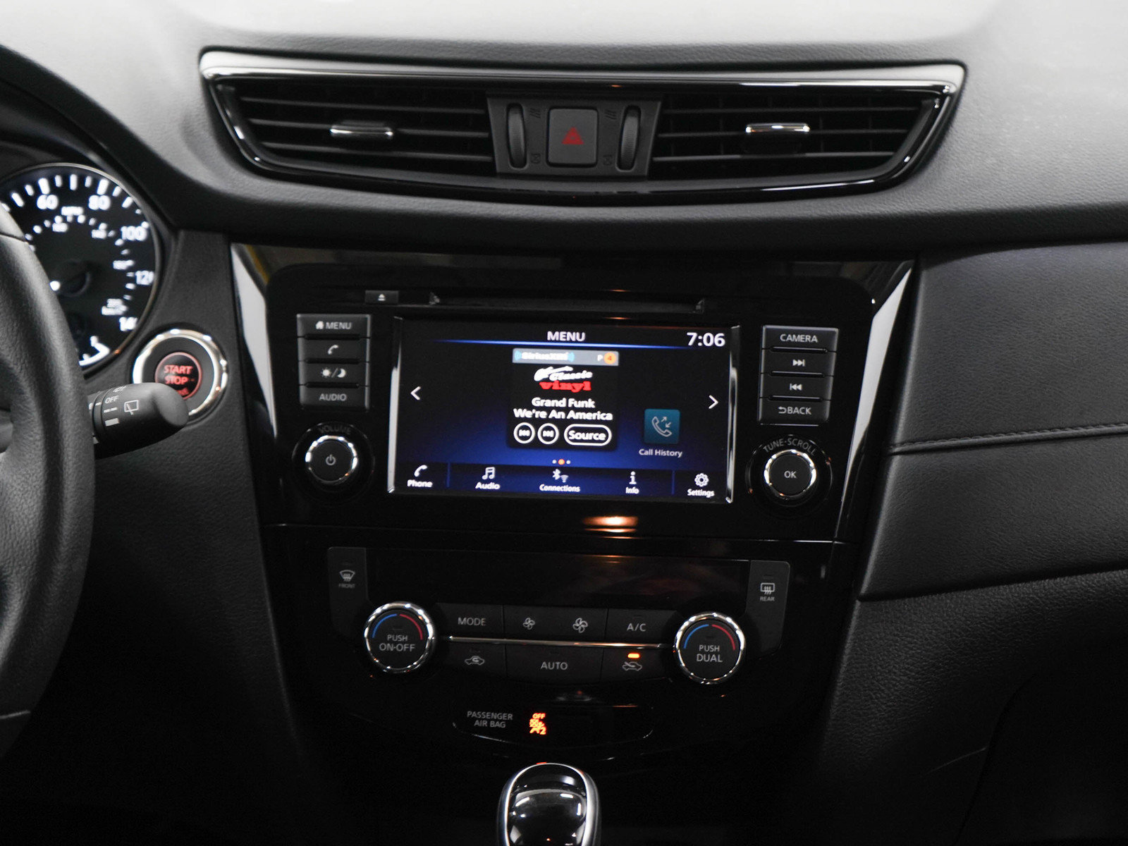 Used 2020 Nissan Rogue SV AWD/4WD image 15