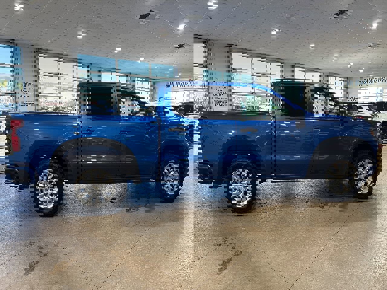 Used 2022 Chevrolet Silverado 1500 Custom image 3