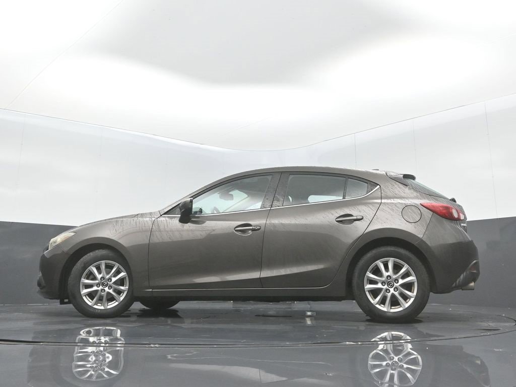 Used 2016 MAZDA MAZDA3 i Touring w/ Popular Equipment Package image 30