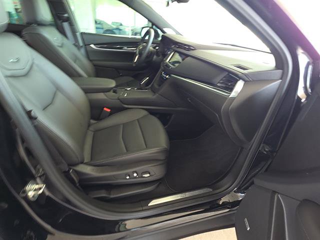 Used 2025 Cadillac XT5 Premium Luxury FWD image 16