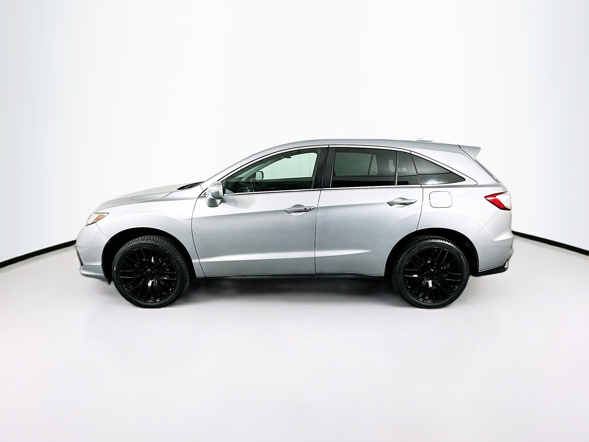 Used 2018 Acura RDX AWD w/ Technology Package image 4