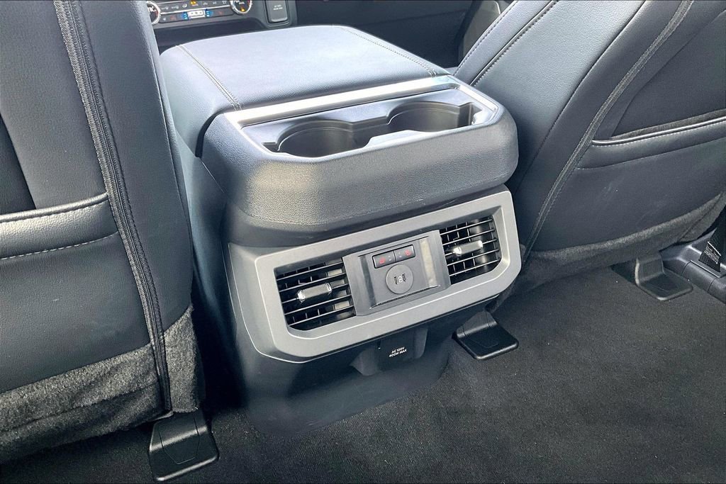 New 2026 Ford F250 Lariat w/ Black Appearance Package image 18