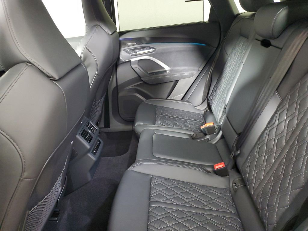 New 2026 Audi SQ5 Prestige AWD/4WD image 12