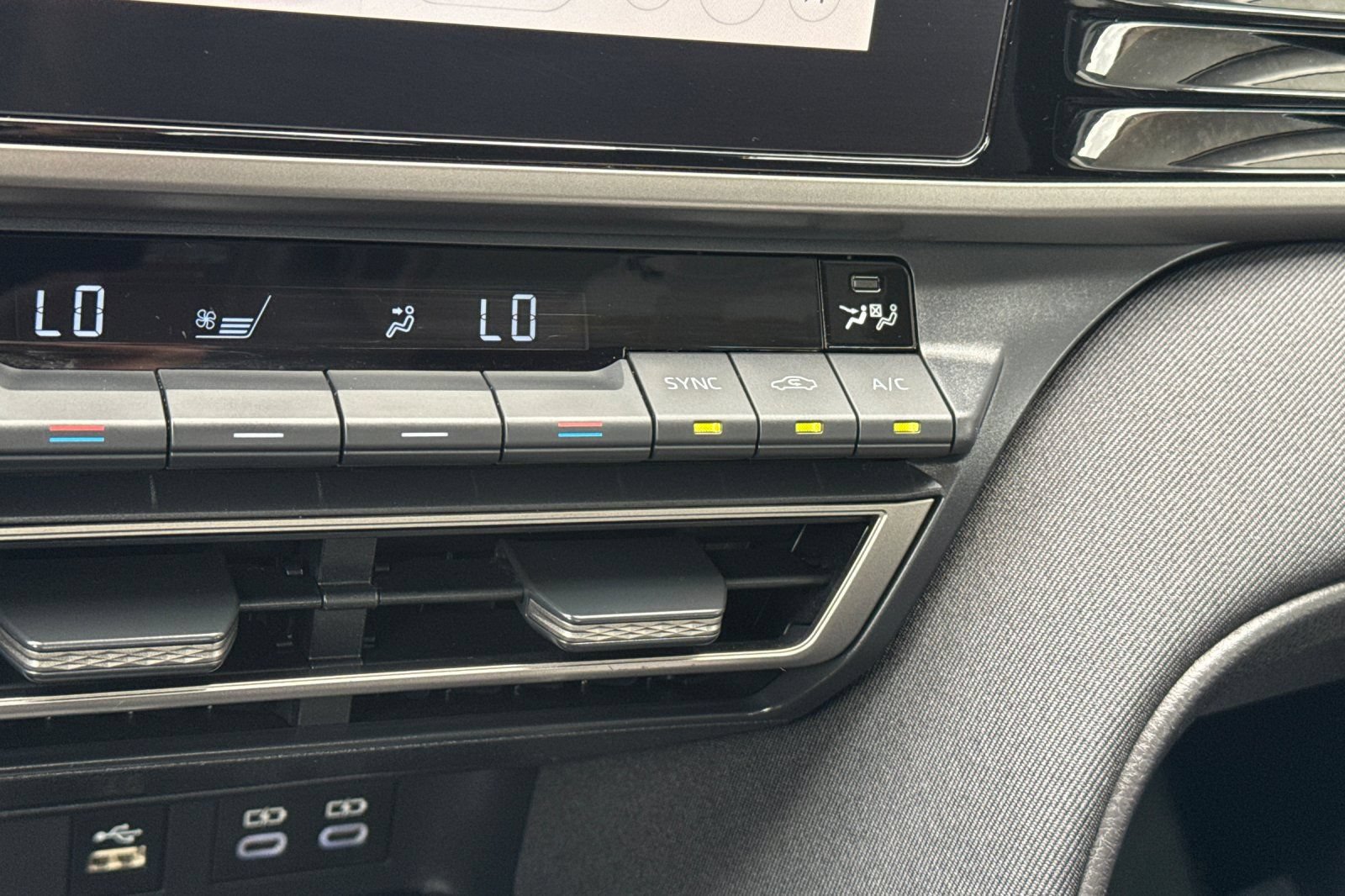 Certified 2025 Toyota Camry LE FWD image 30