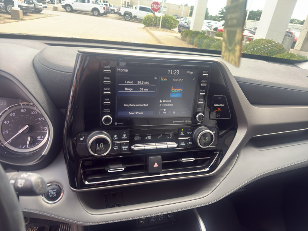 Used 2022 Toyota Highlander XLE AWD/4WD image 12