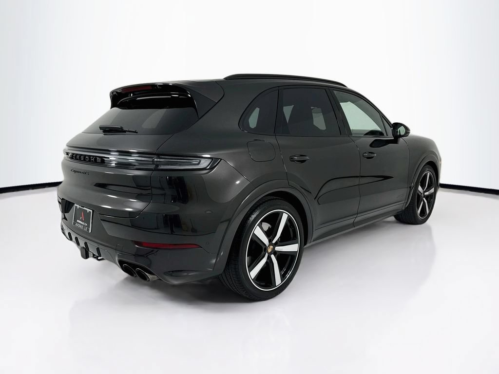Certified 2025 Porsche Cayenne GTS AWD/4WD image 7