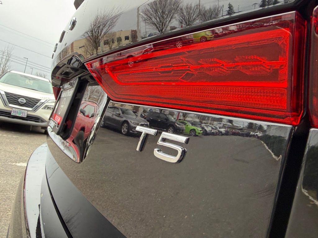 Used 2019 Volvo XC60 T5 Momentum image 9