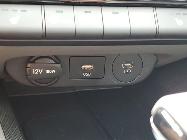 Certified 2024 Hyundai Elantra SEL w/ Convenience Package FWD image 31