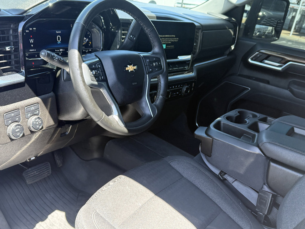 Used 2025 Chevrolet Silverado 2500 LT AWD/4WD image 9