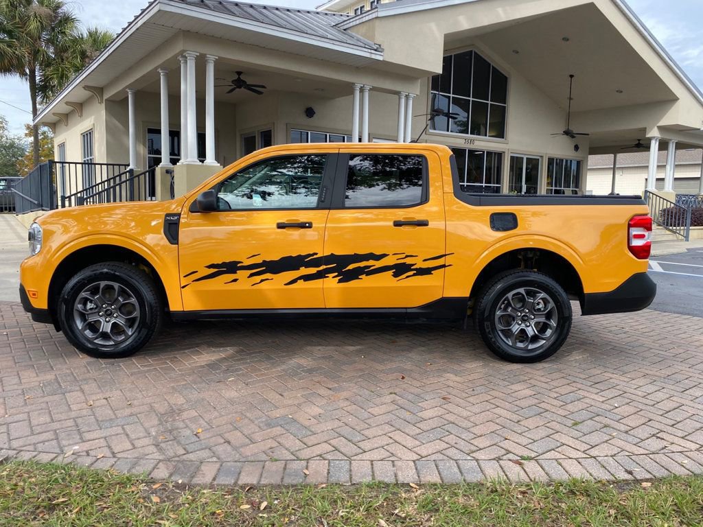 Used 2023 Ford Maverick XLT image 2