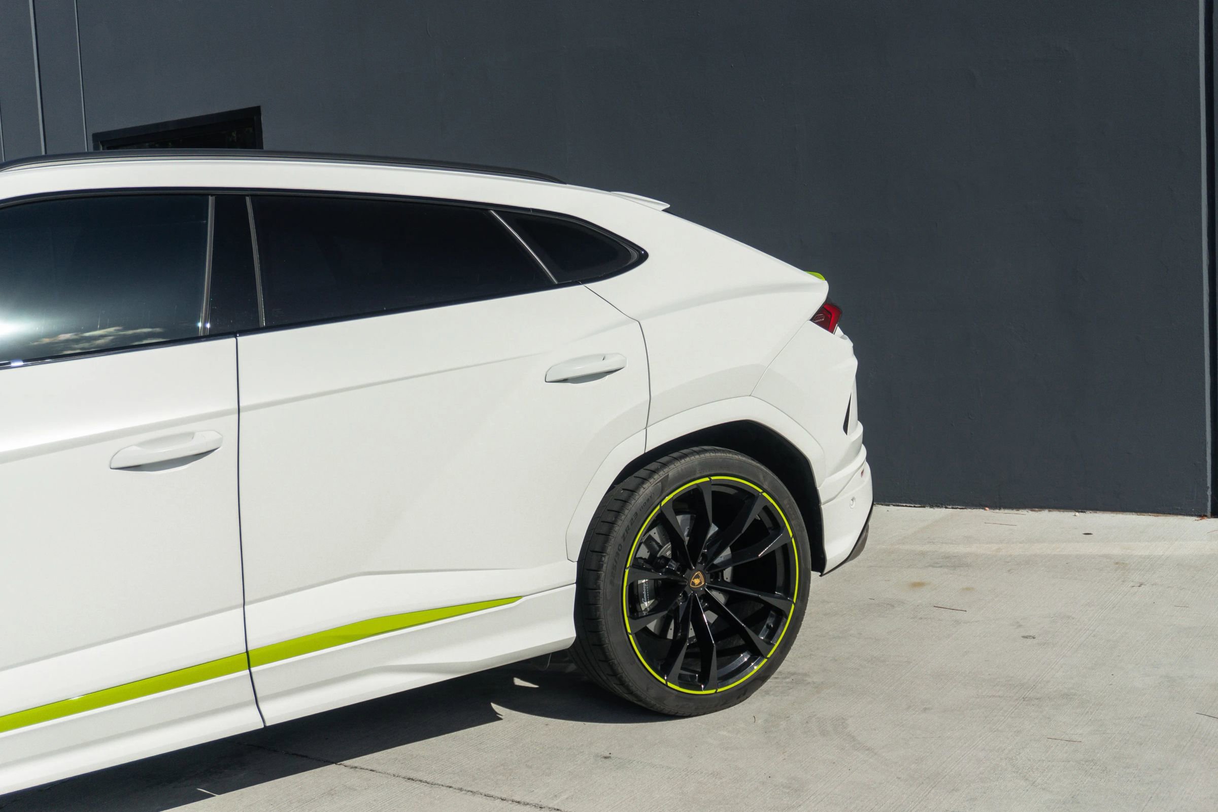 Used 2022 Lamborghini Urus image 26