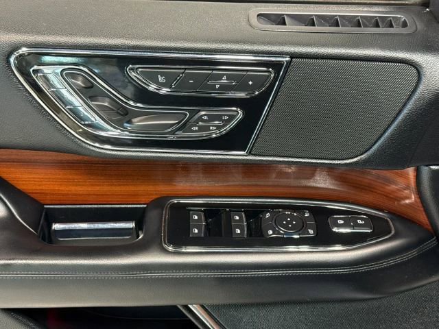 Used 2018 Lincoln Navigator Select w/ Technology Package RWD image 13