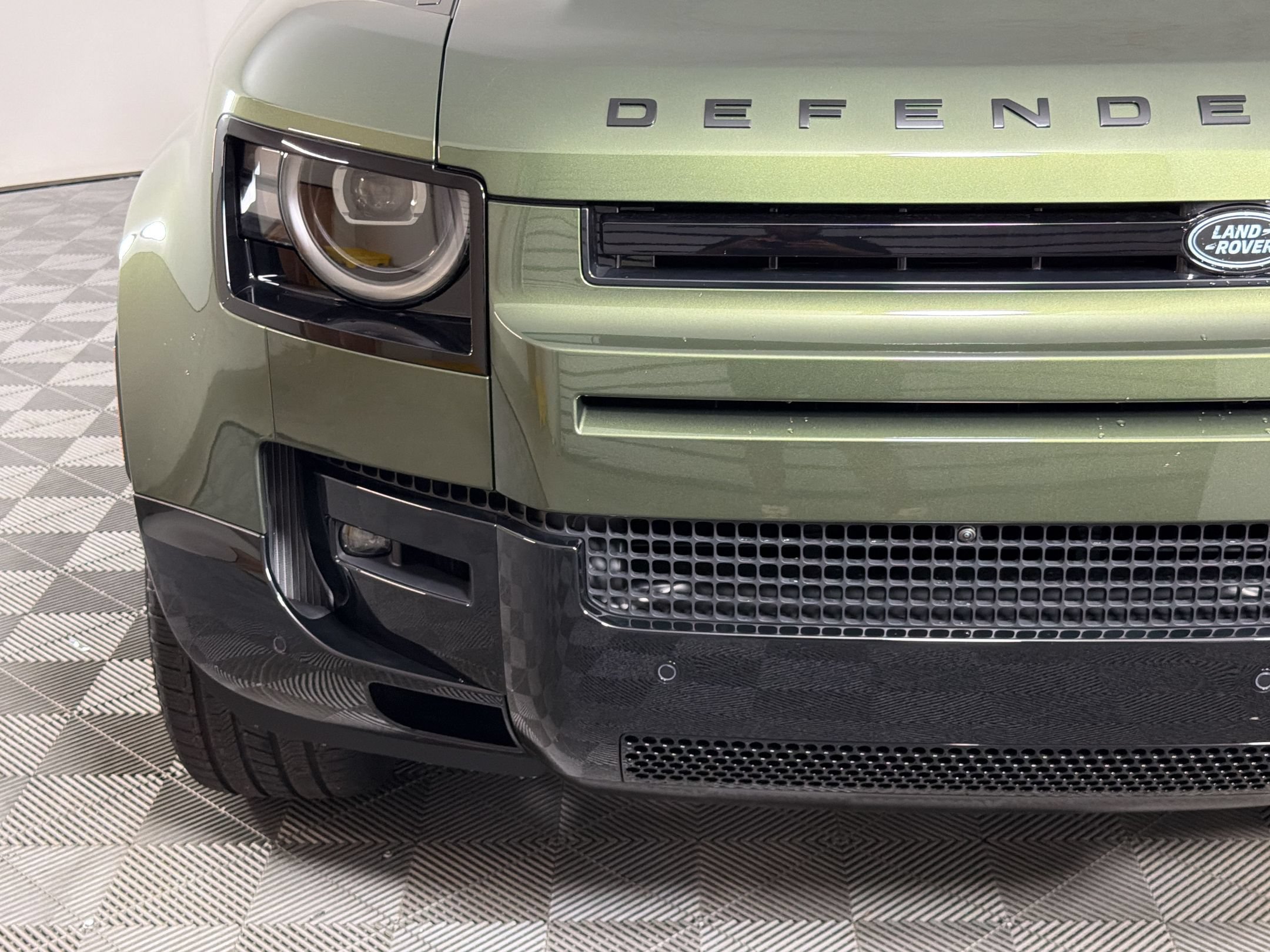 New 2026 Land Rover Defender 110 X-Dynamic SE AWD/4WD image 11