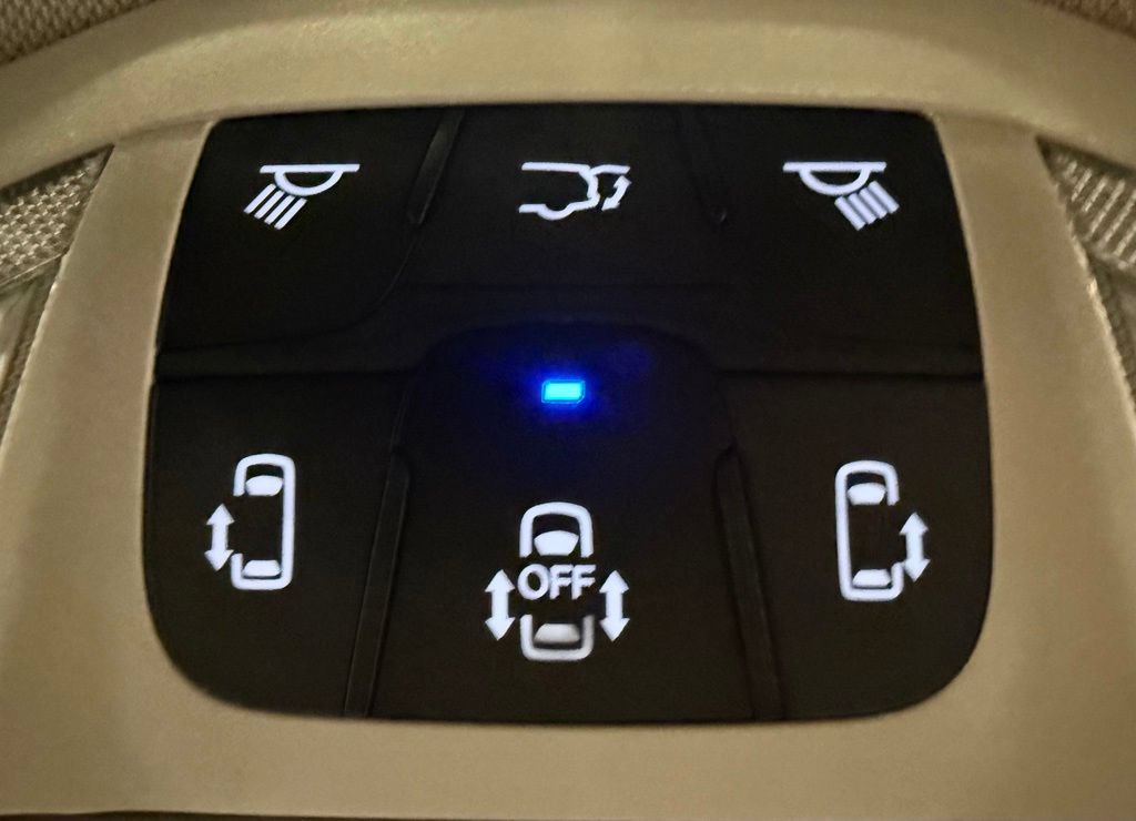 Used 2021 Chrysler Pacifica Limited w/ Uconnect Theater Family Group AWD/4WD image 56