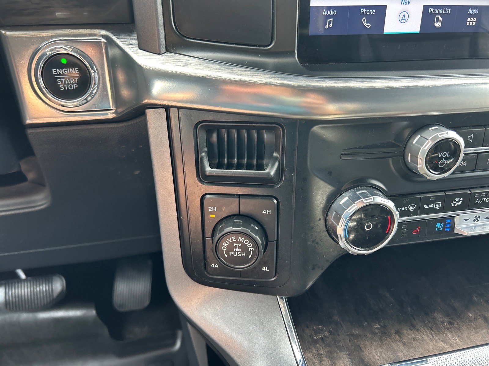 Certified 2023 Ford F150 Lariat w/ Equipment Group 502A High AWD/4WD image 32
