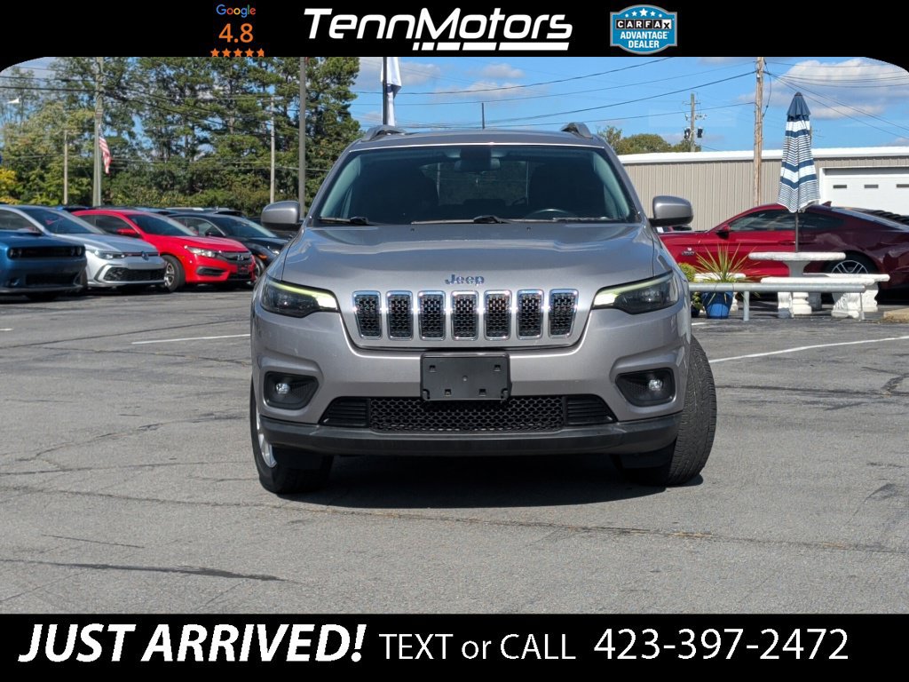 Used 2019 Jeep Cherokee Latitude w/ Cold Weather Group AWD/4WD image 2
