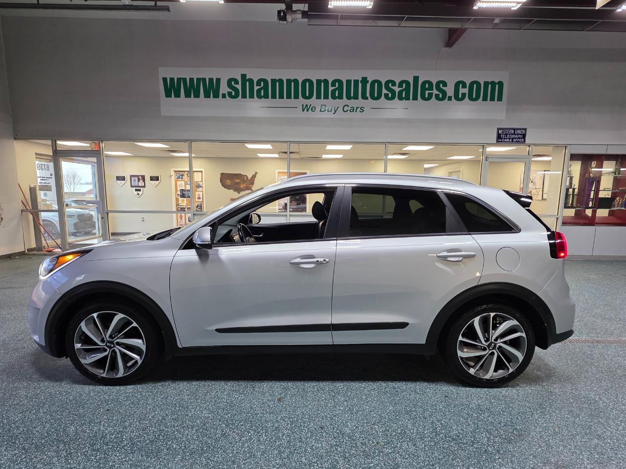 Used 2018 Kia Niro Touring image 11