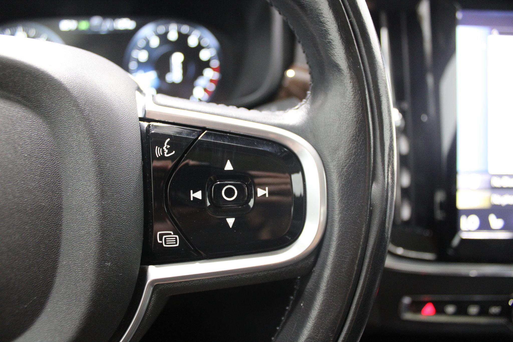 Used 2018 Volvo S90 T5 Momentum w/ Convenience Package AWD/4WD image 39