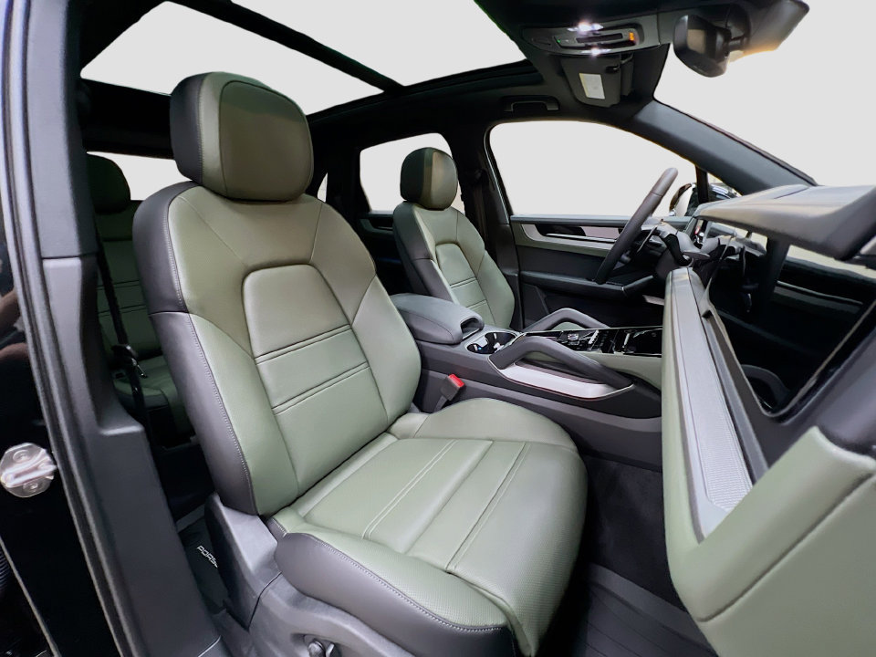 New 2026 Porsche Cayenne AWD/4WD image 30