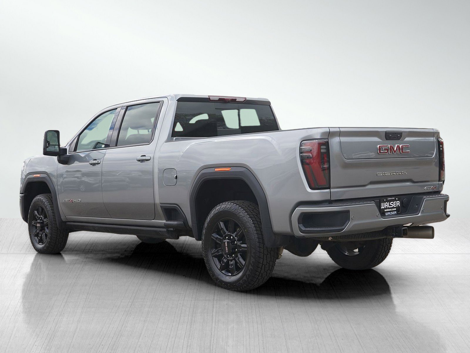 Used 2025 GMC Sierra 3500 AT4 w/ AT4 Premium Plus Package AWD/4WD image 3