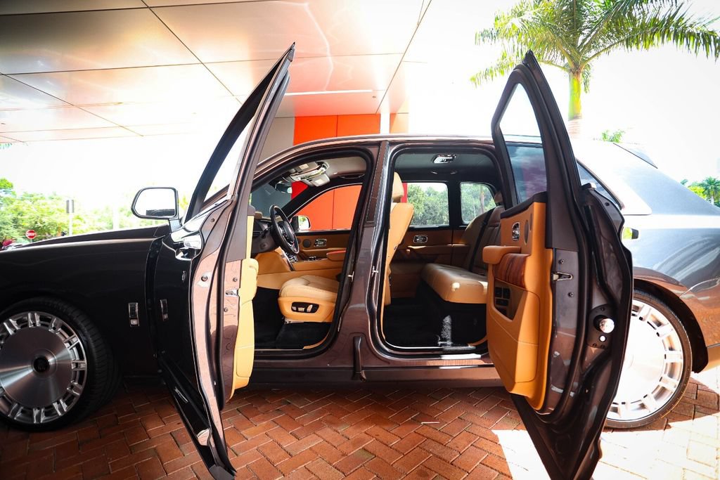 Used 2022 Rolls-Royce Cullinan AWD/4WD image 40