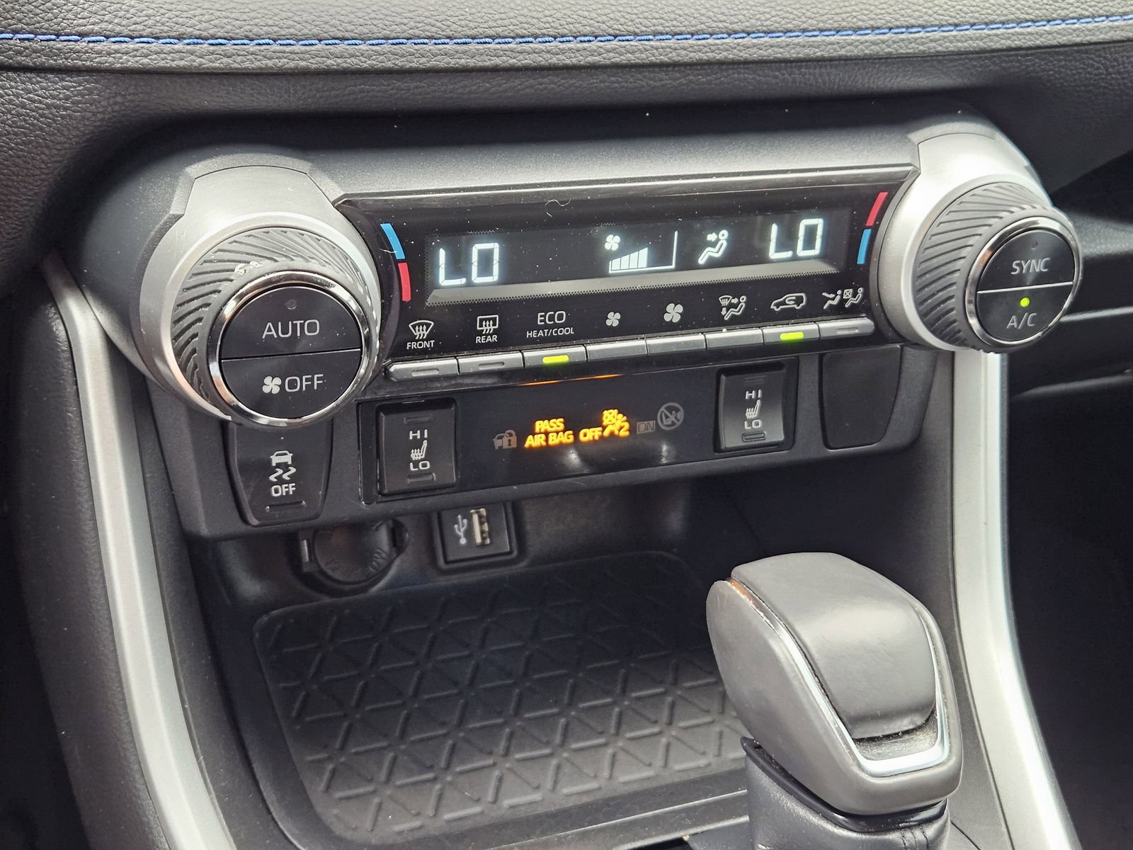 Used 2023 Toyota RAV4 XSE AWD/4WD image 19