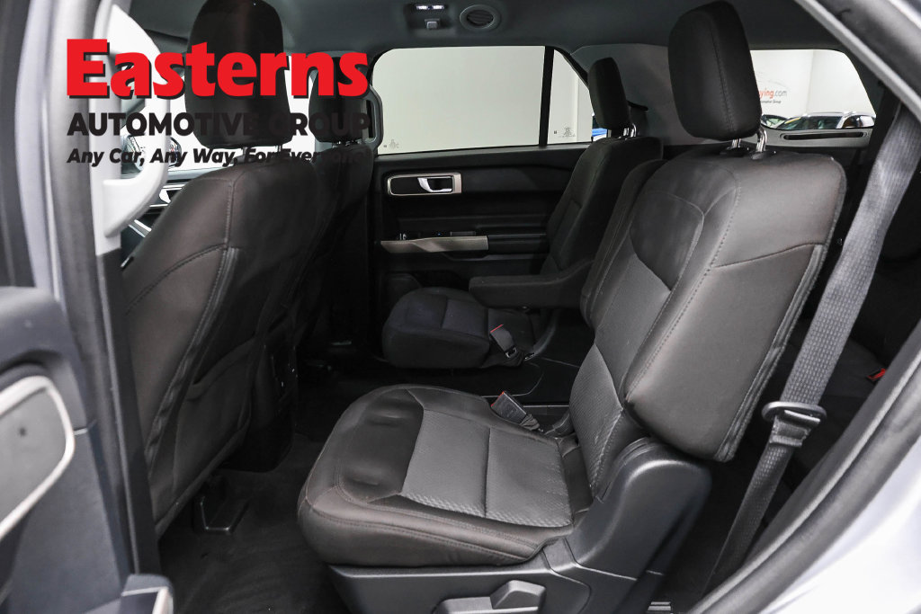 Used 2023 Ford Explorer XLT AWD/4WD image 23