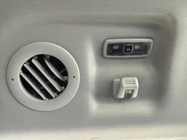 Used 2023 Ford Explorer Limited image 18