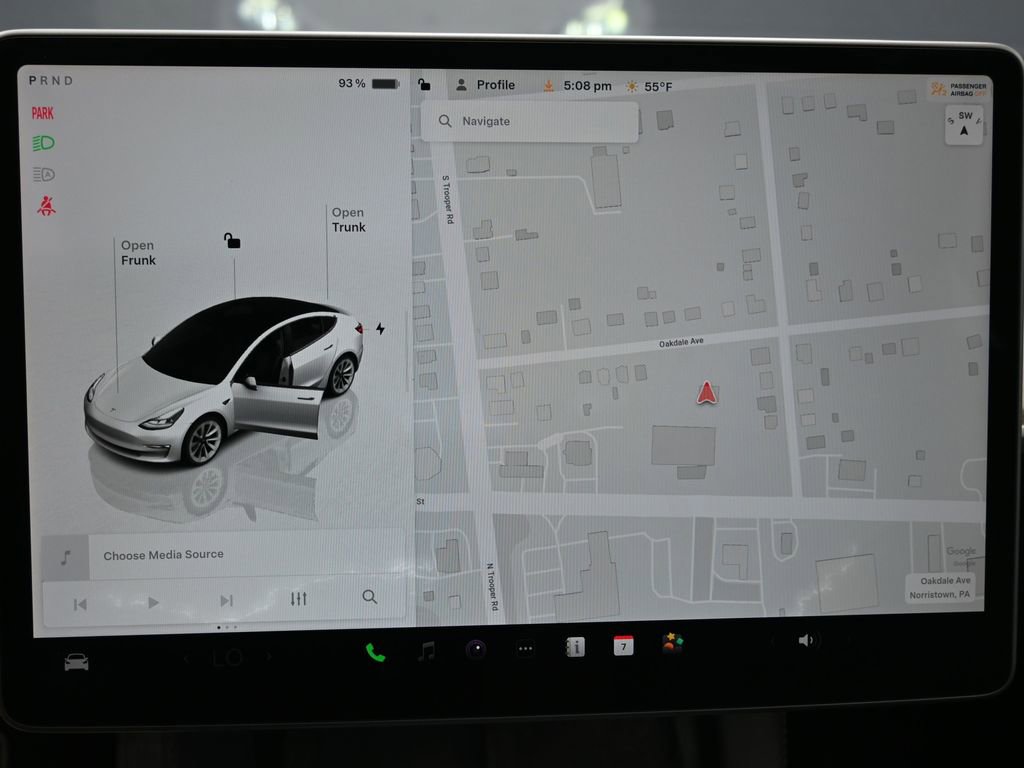 Used 2023 Tesla Model 3 Standard Range image 41