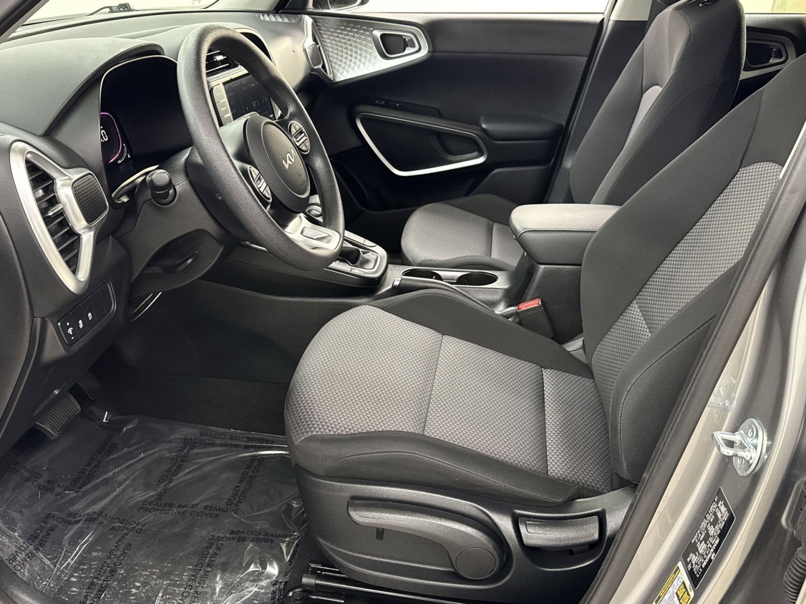 Used 2024 Kia Soul LX w/ Option Group 015 image 2