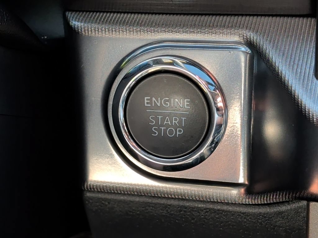 Used 2025 Ford F150 Lariat AWD/4WD image 26
