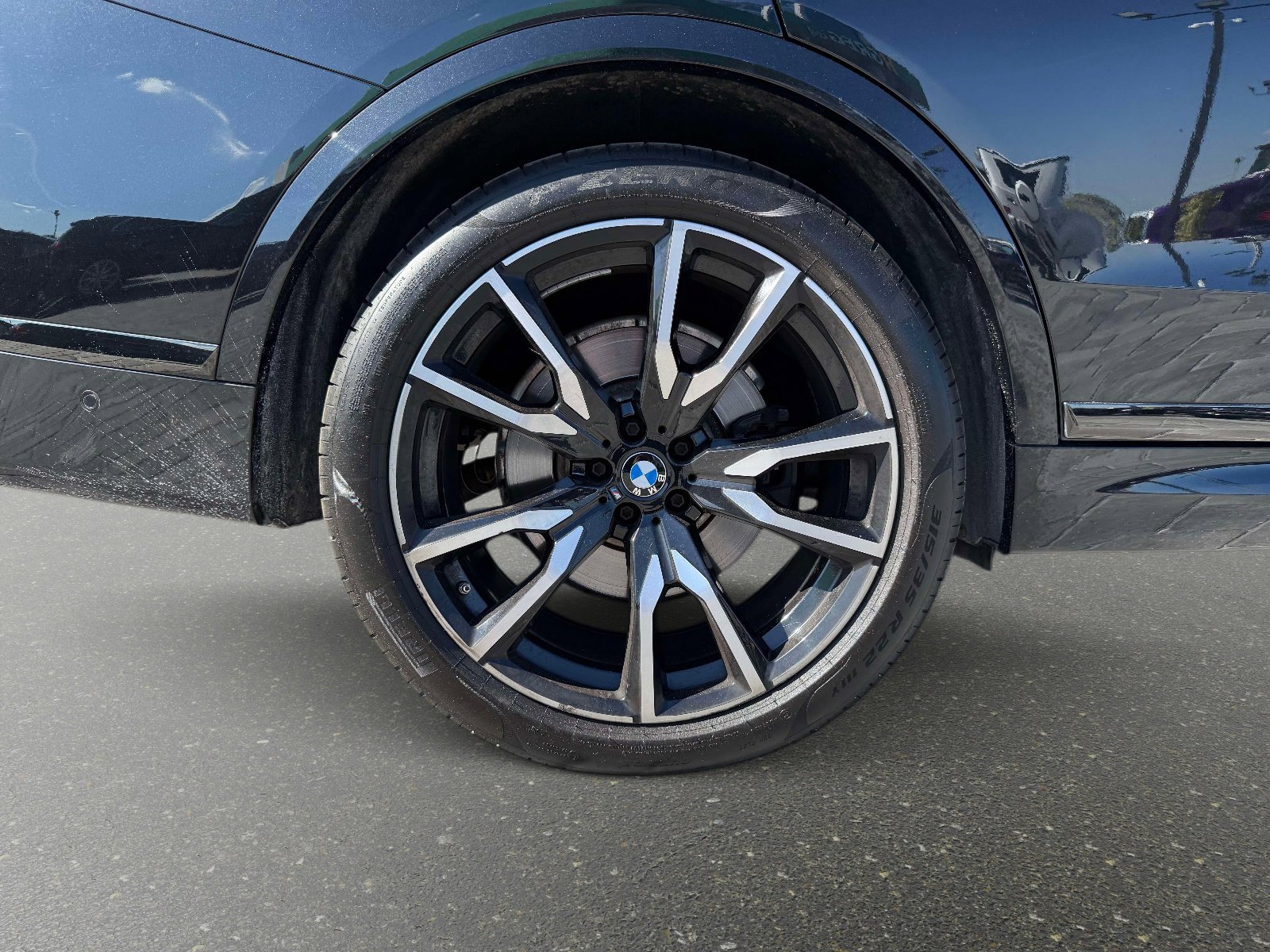 Used 2021 BMW X7 xDrive40i w/ M Sport Package image 15