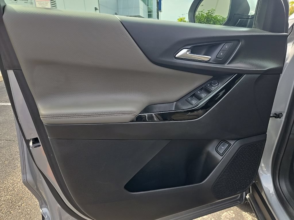 Used 2025 Chevrolet Equinox LT w/ Convenience Package II FWD image 29