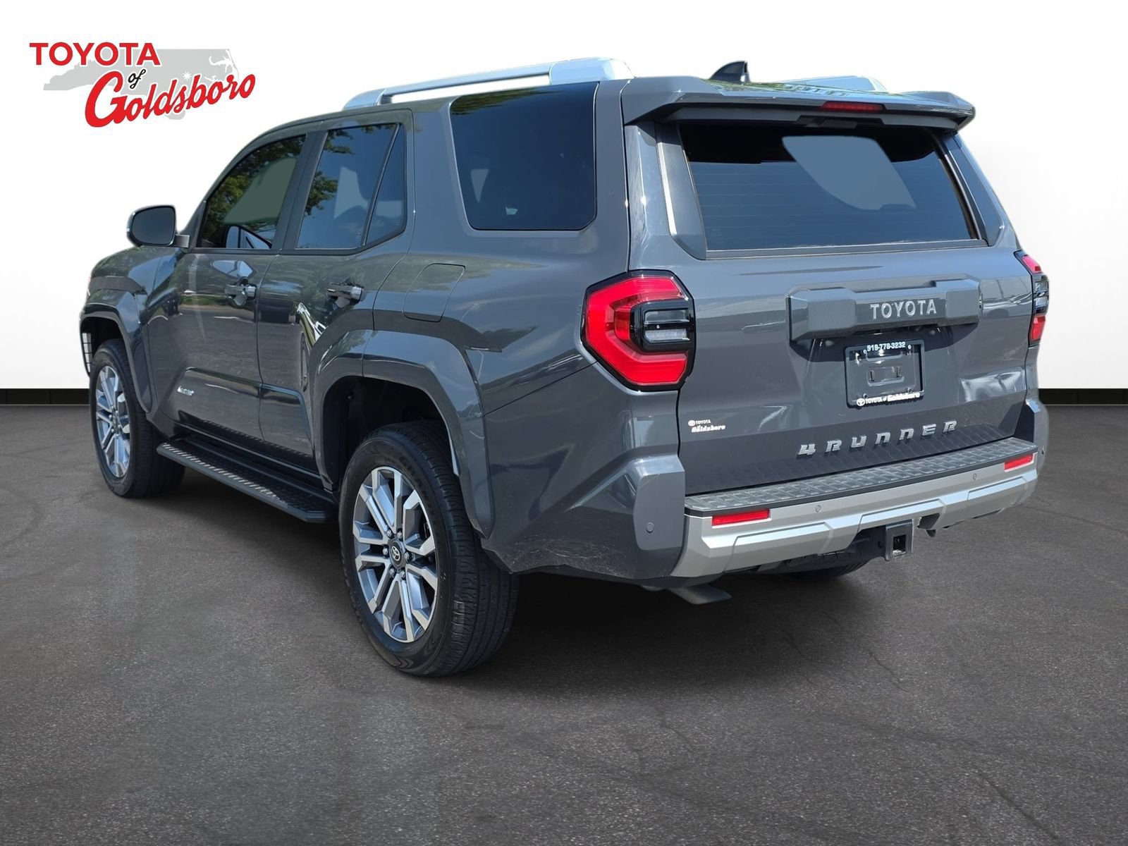 Used 2025 Toyota 4Runner Limited AWD/4WD image 7