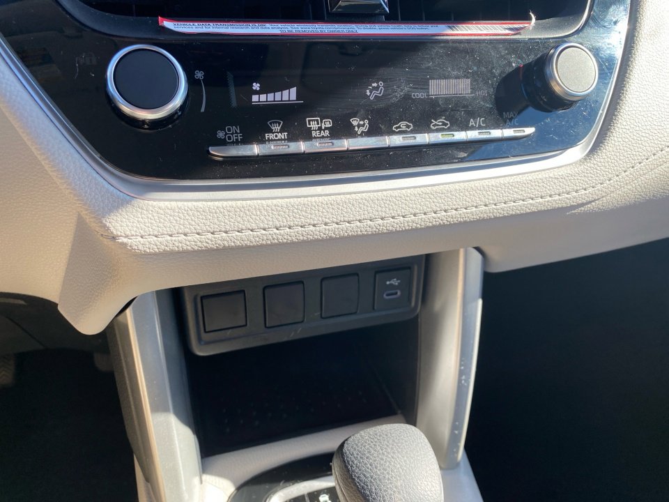 Used 2023 Toyota Corolla Cross L image 21