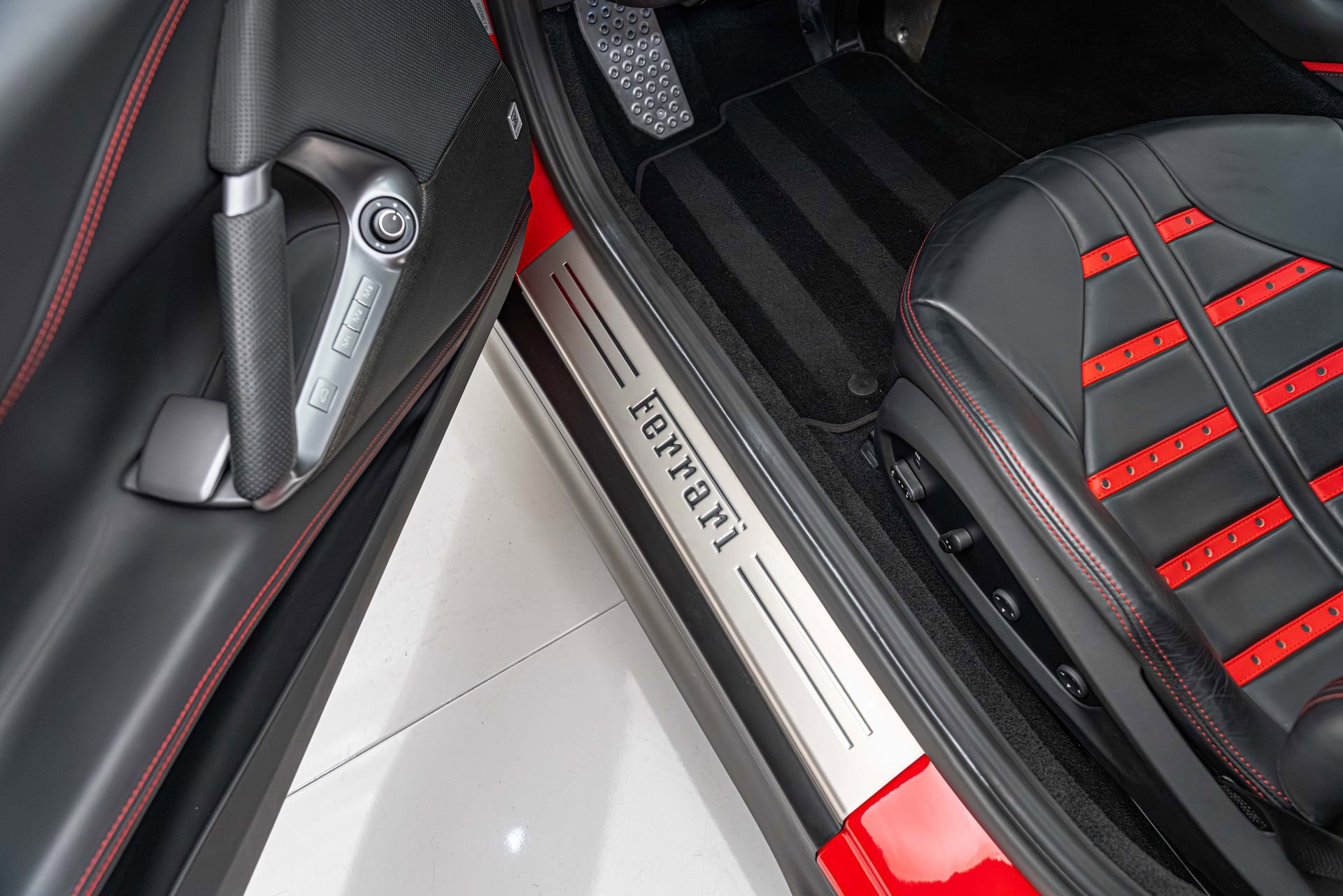 Certified 2020 Ferrari 812 Superfast RWD image 29