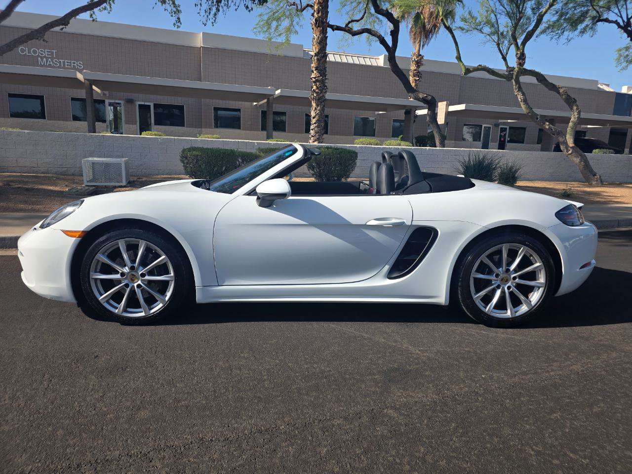Used 2017 Porsche 718 Boxster RWD image 10