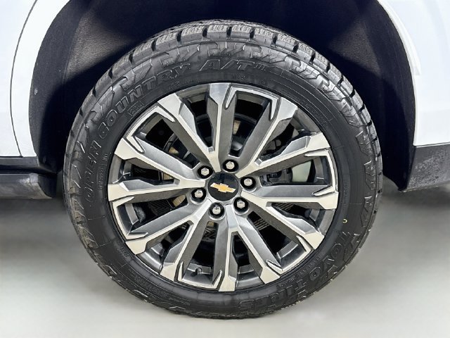 Used 2026 Chevrolet Tahoe High Country AWD/4WD image 34