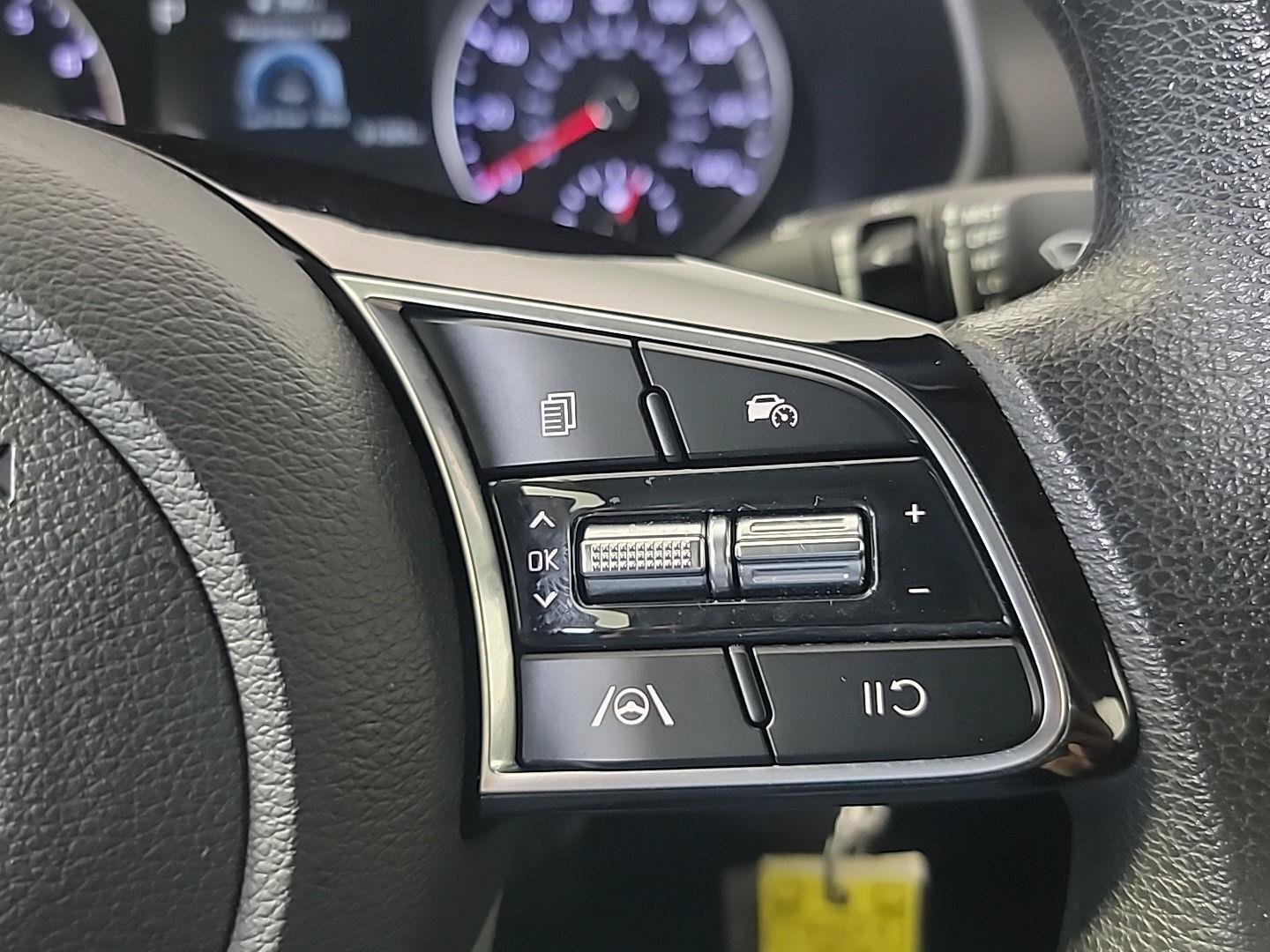 Used 2022 Kia Forte LXS w/ LXS Technology Package FWD image 24