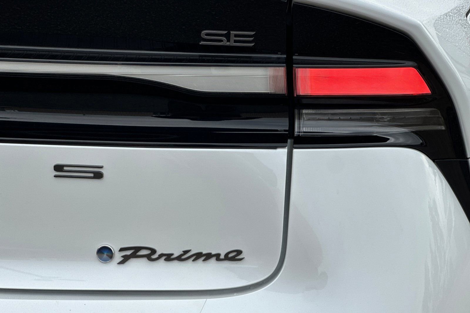 Used 2024 Toyota Prius Prime SE image 30