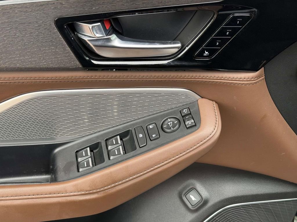 Used 2022 Acura MDX SH-AWD w/ Advance Package image 15