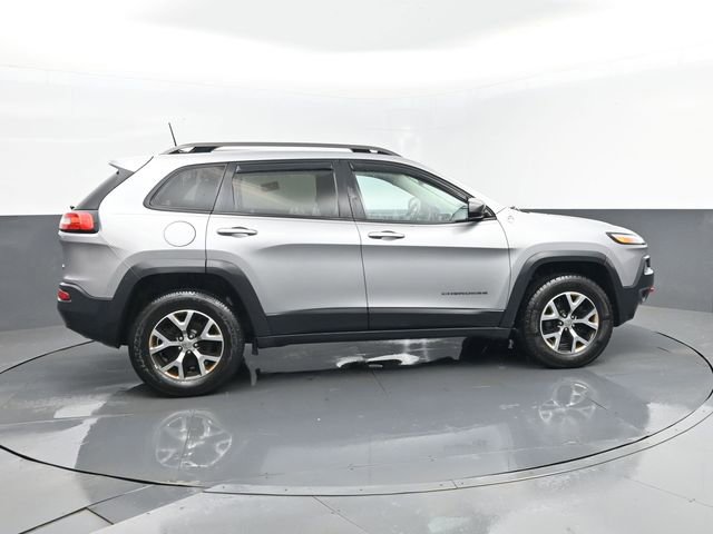 Used 2016 Jeep Cherokee Trailhawk image 4