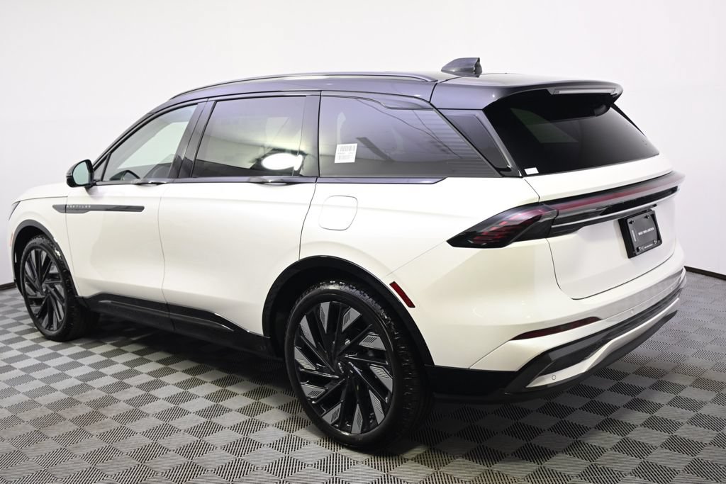 New 2026 Lincoln Nautilus Reserve w/ Jet Appearance Package AWD/4WD image 3