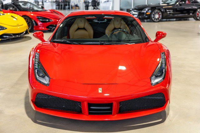 Used 2016 Ferrari 488 GTB RWD image 9