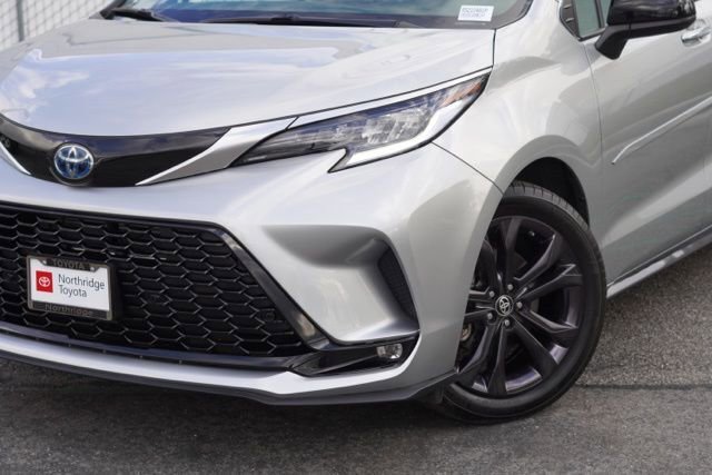 Used 2024 Toyota Sienna XSE image 5