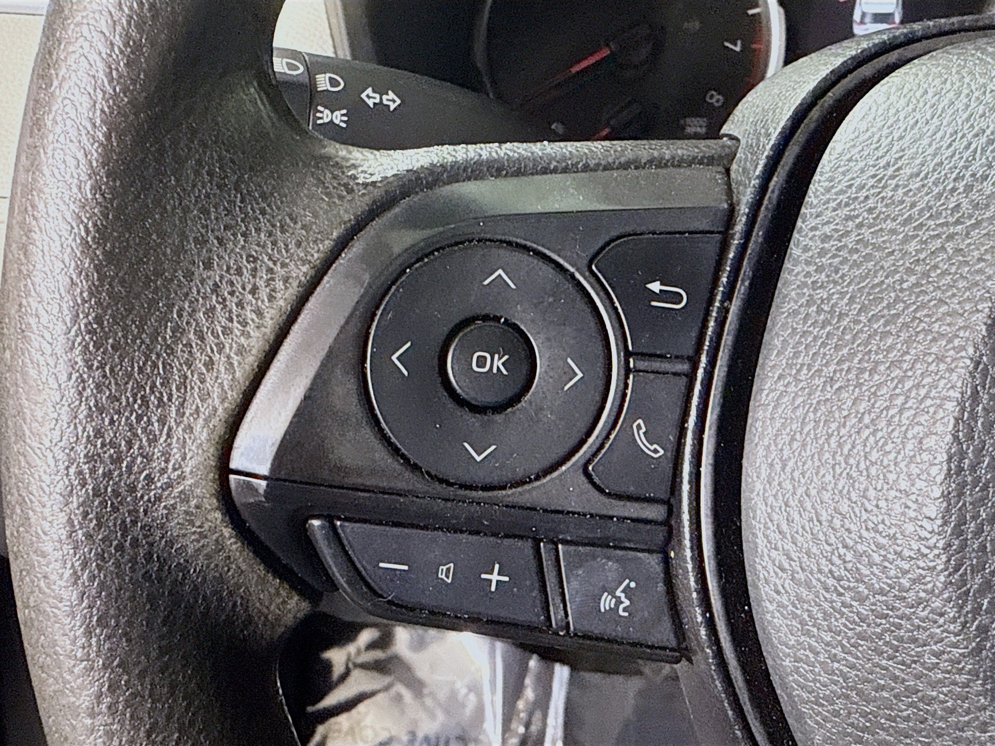 Used 2022 Toyota RAV4 XLE image 14