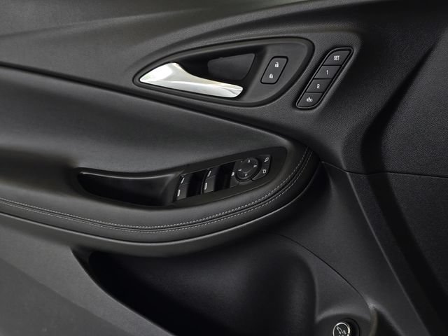 Used 2022 Buick Encore GX Essence FWD image 25